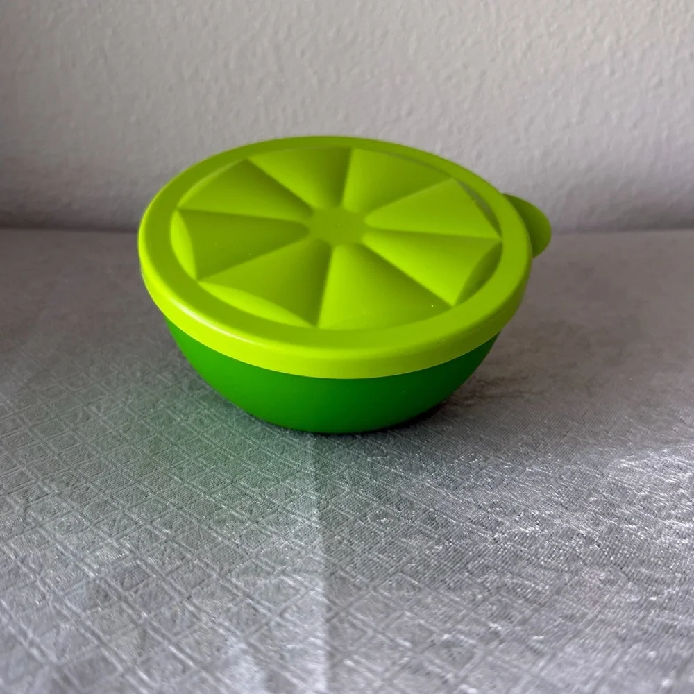 Tupperware Bright Green Citrus Prep Bowl with Squeeze Lid